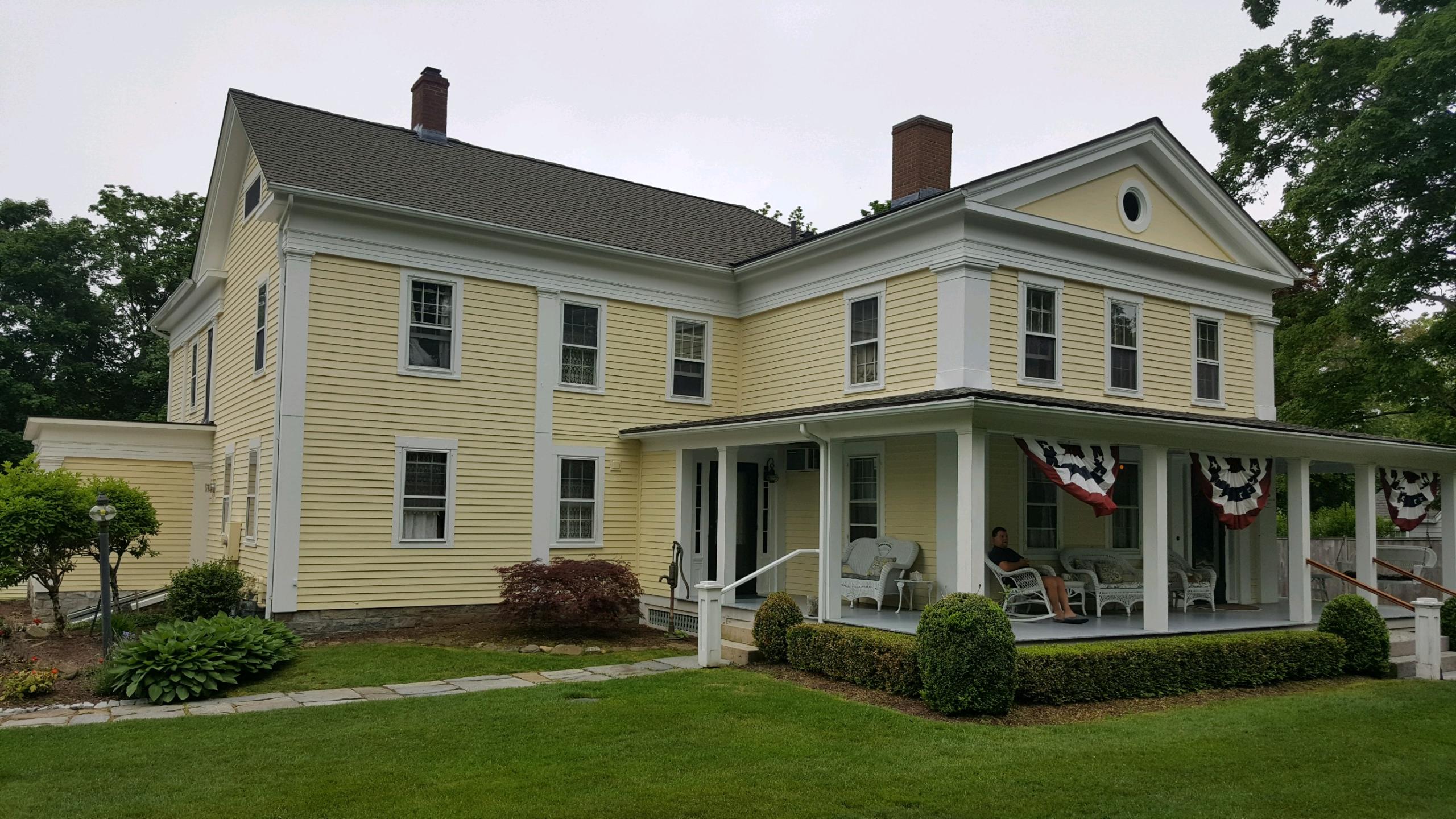 2019 Bushnell House The Front of the Bushnell House